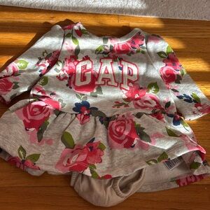 New without tags baby gap sweatshirt with matching bf diaper cover